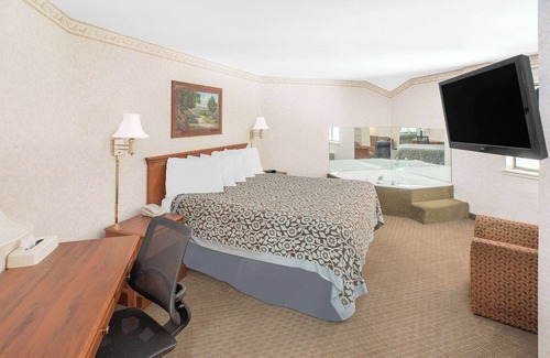 Brinkley Hotel | Days Inn & Suites by Wyndham Brinkley