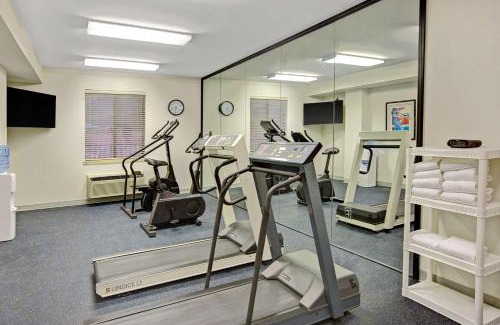 Hickory Hotel | Days Inn & Suites by Wyndham Hickory