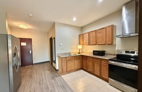 Clodine Hotel | Days Inn & Suites by Wyndham Houston/West Energy Corridor