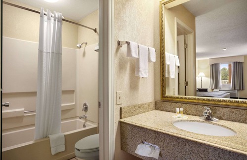Stuttgart Hotel | Days Inn & Suites by Wyndham Stuttgart