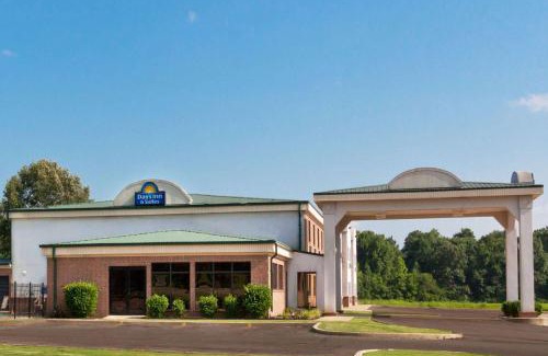 Wynne Hotel | Days Inn & Suites by Wyndham Wynne
