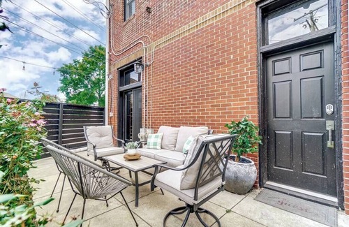 Dayton House | Dayton Loft close to DT, Oregon, UD (Sleeps 6)