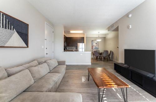 Daytona Beach Apartment | Daytona 2BR Getaway Parking Family Pet-Friendly