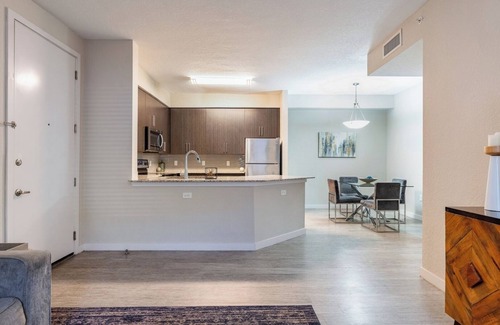 Daytona Beach Apartment | Daytona 3BR Getaway Pool, Gym, Pet Friendly