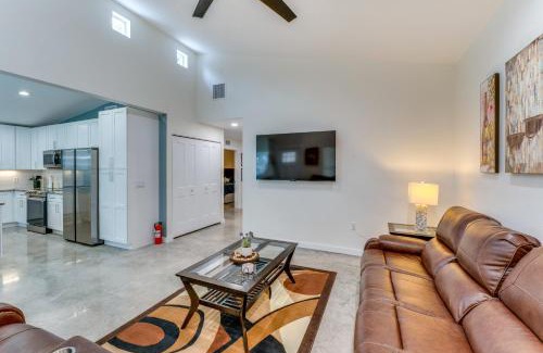 Holly Hill House | Daytona Beach Vacation Home about 4 Mi to Main St Pier