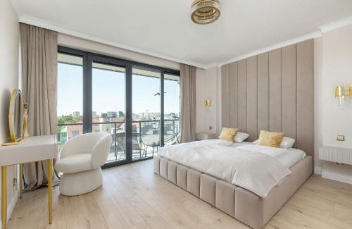West Pomeranian Voivodeship Apartment | Dazzling Apartment with Balcony and 3 Parking Spaces in Szczecin by Renters Prestige