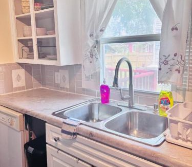 Waycross Apartment | Dazzling Downtown Delight