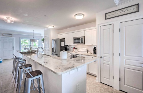 Mexico Beach Condo | Dazzling Mexico Beach Condo - Walk to the Beach!