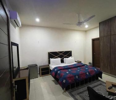 E-11 Sector House | Dazzy Dreams lodges