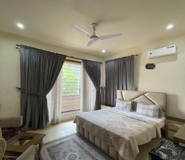 E-11 Sector House | Dazzy Dreams lodges
