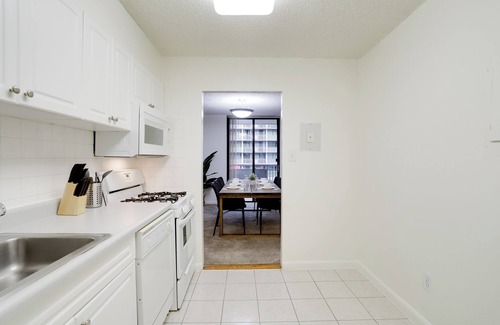 Crystal City Apartment | DC Airport Metroline Apartments