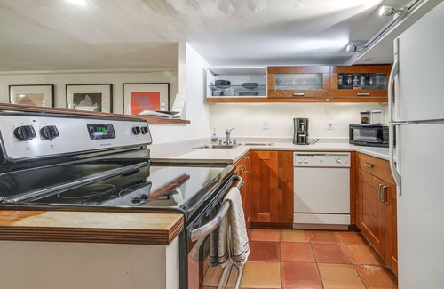Le Droit Park Apartment | DC Apartment: 2 Mi to National Mall!