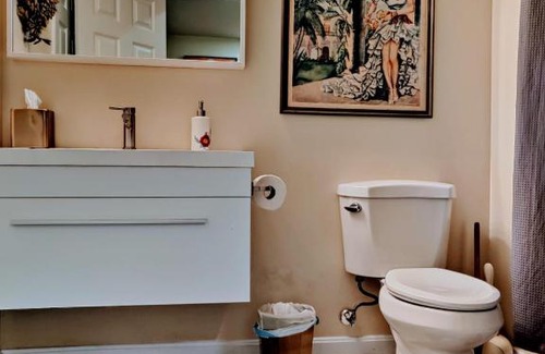 Anacostia Apartment | Dc W Street Suite - Parking Included