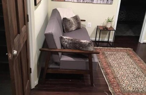 Anacostia Apartment | Dc W Street Suite - Parking Included
