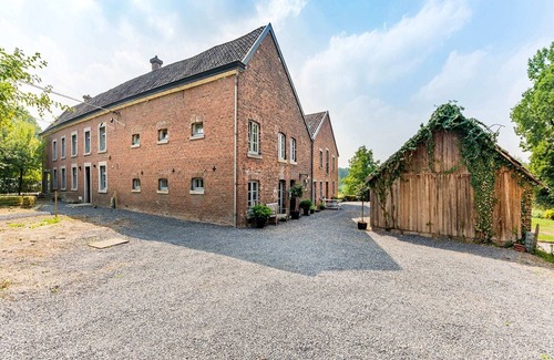 Voeren House | De Appelgaard: Voeren Estate
