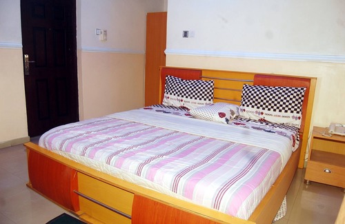 Port Harcourt Hotel | De-b Garden Hotel
