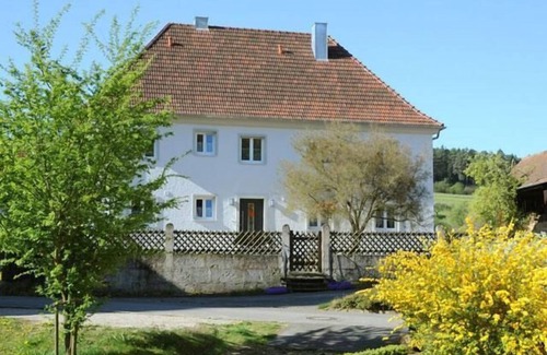 Staffelstein Apartment | Cozy holiday home (46sqm) with free WiFi and terrace