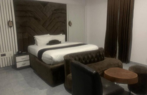 Ofin Hotel | De Bay Lux Hotel and suits