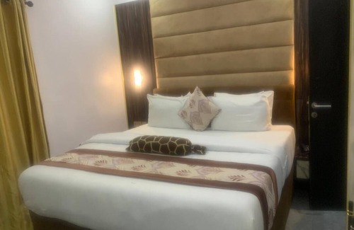 Ofin Hotel | De Bay Lux Hotel and suits