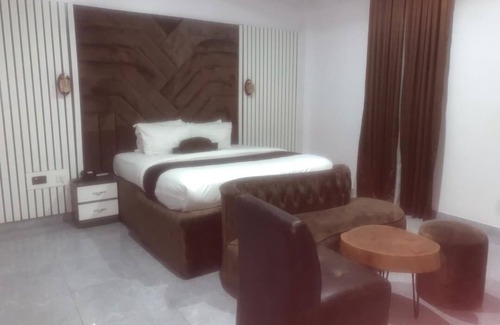Ofin Hotel | De Bay Lux Hotel and suits