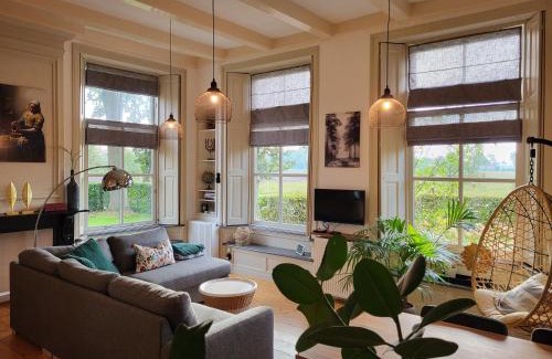 Ruinerwold Apartment | De Bloesemstee - Rustic Manor Farmhouse The Netherlands