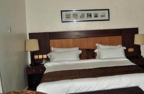 Yenagoa Hotel | De Brass Suites Hotel