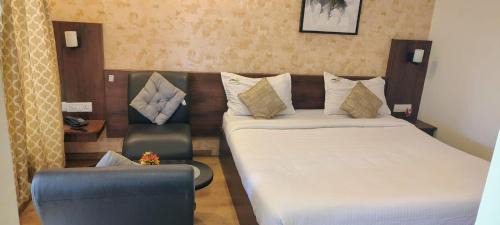 Porur Hotel | De Castle Inn