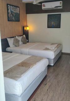 Porur Hotel | De Castle Inn