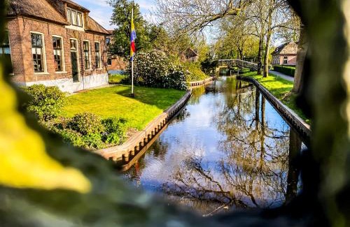 Giethoorn Hotel | De Dames Van De Jonge Hotel Restaurant
