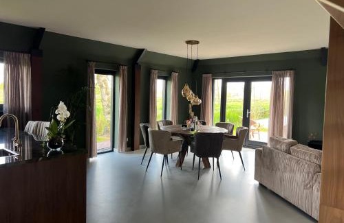 Spanga Villa | De Geluksbrenger