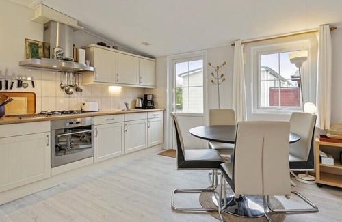 Goedereede Ski Chalet | De Goede Ree 13 comfortable chalet near the North Sea