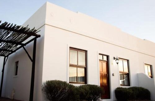 Beaufort West Apartment | De Hoek Selfsorg Eenhede