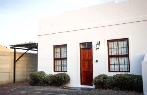 Beaufort West Apartment | De Hoek Selfsorg Eenhede