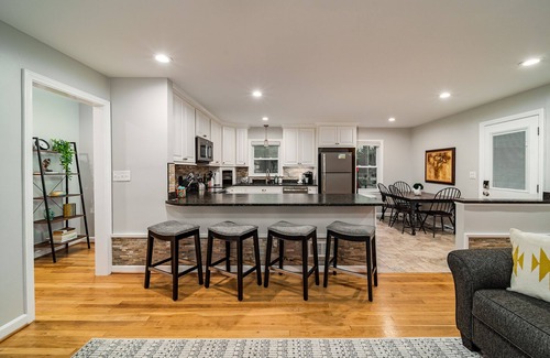 Greenville - Spartanburg House | De Ila's Place-Monthly Rental 5 min from Downtown