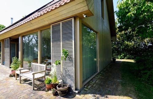 Ezinge House | De Kinkhoorn