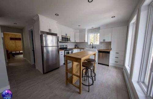 Saint Come Ski Chalet | De la Montagne | spa |ski in ski out | dogfriendly