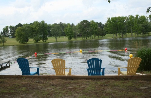Gasburg Cabin | De Lake Gaston Lodges - Affordable Lake Rental Fully Furnished
