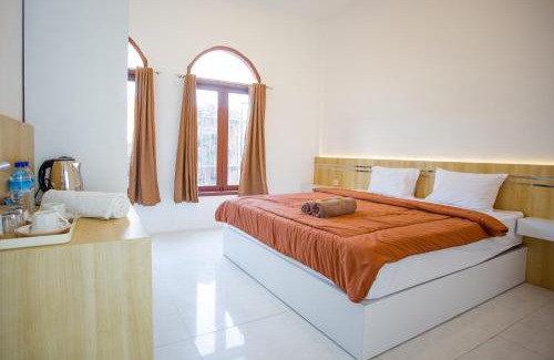 Gerung House | De Luna Guest House