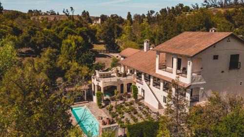 Temecula Villa | De Luz by AvantStay 5 Acre Estate w Lake Pool Hot Tub