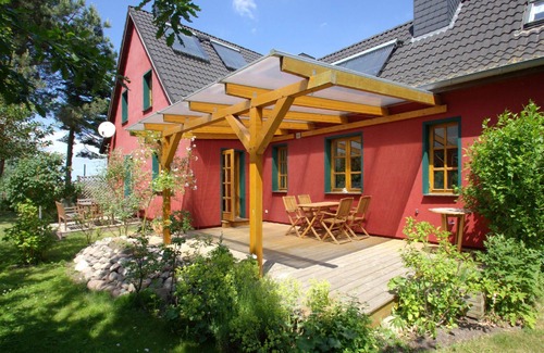 Thiessow Apartment | Beachfront, chic apartment with terrace - vacation apartment Silas