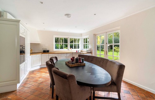 Noordwijkerhout House | De Meezen: A historical gem in the heart of Noordwijk