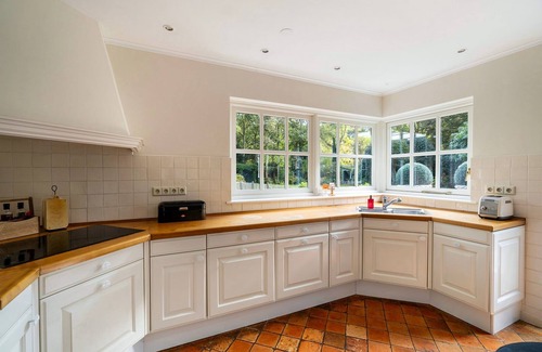 Noordwijkerhout House | De Meezen: A historical gem in the heart of Noordwijk