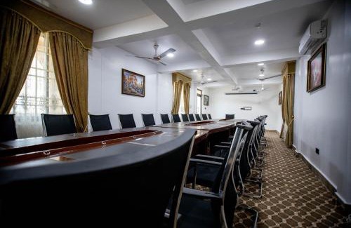 Koforidua Hotel | De-Ofosu Plaza Hotel