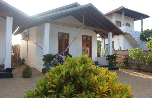 Pottuvil Hotel | De Perla Resort