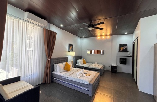 Bolinao Resort | DE PORCH