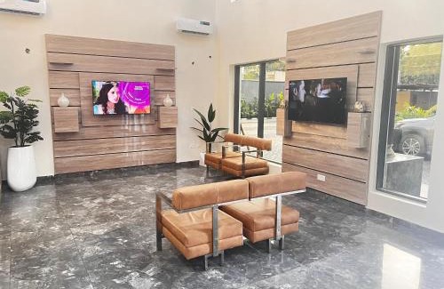 Lagos Hotel | De Rigg Place Embassy