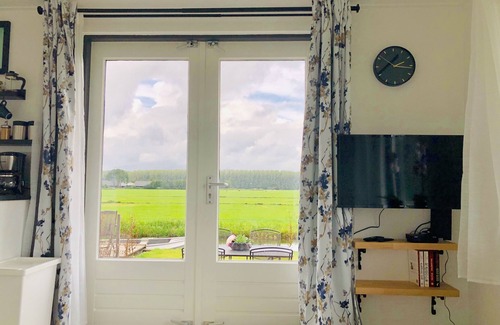 Municipality of Stichtse Vecht House | De Roodborst, in the middle of nature, with rowing boat, and near Amsterdam