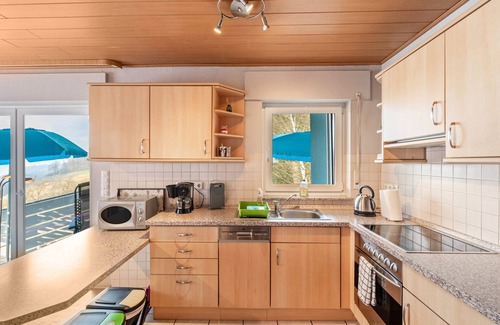 Sankt Katharinen Apartment | Apartment 'Mit Aussicht' with Private Terrace, Shared Garden and Wi-Fi