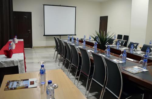 Alimosho Hotel | De Santos Hotel