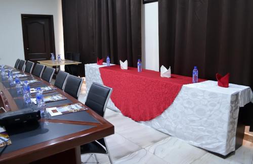 Alimosho Hotel | De Santos Hotel